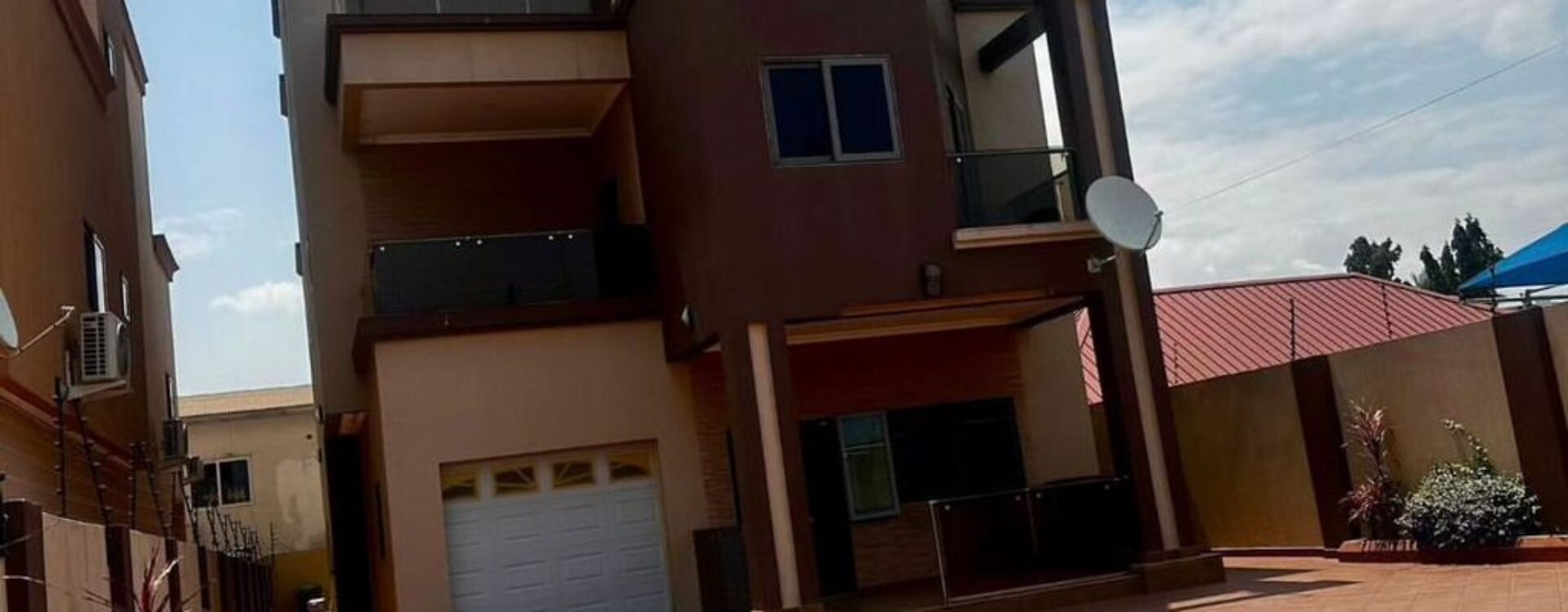 Distress Sale: Five-Bedroom Standalone House with Boys’ Quarters in East Legon